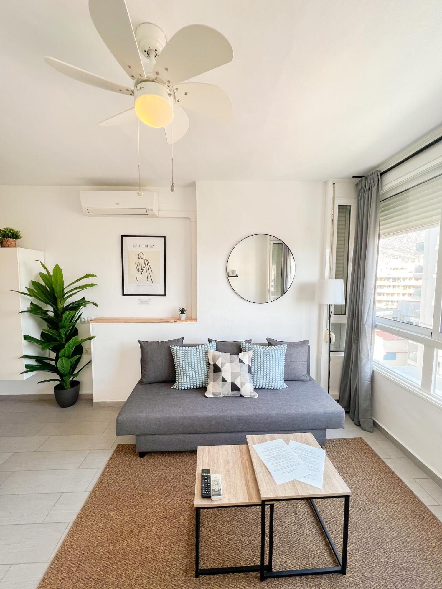 Appartement Elegant 1bdr Bright Flat With Pool Torremolinos